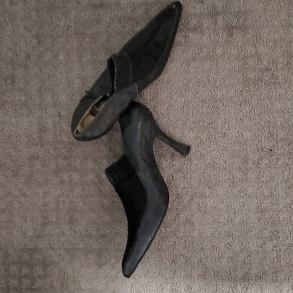 Heels - Picture 2 of 3